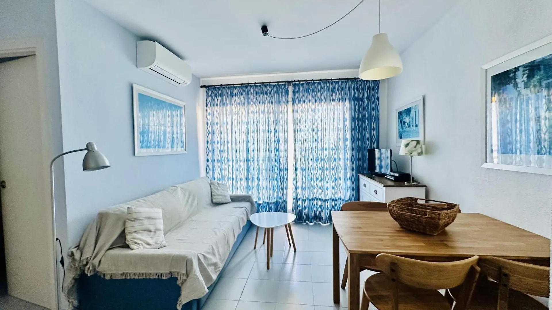 Appartement 2079 Rocmar 1 5-C, Excelente Situacion Frente Al Puerto Pesquero Y Con Vista A La Bahia. Ultima Planta Del Edificio. Gran Terraza. Gran Parking Publico Delante. - Es-258-56 à Roses