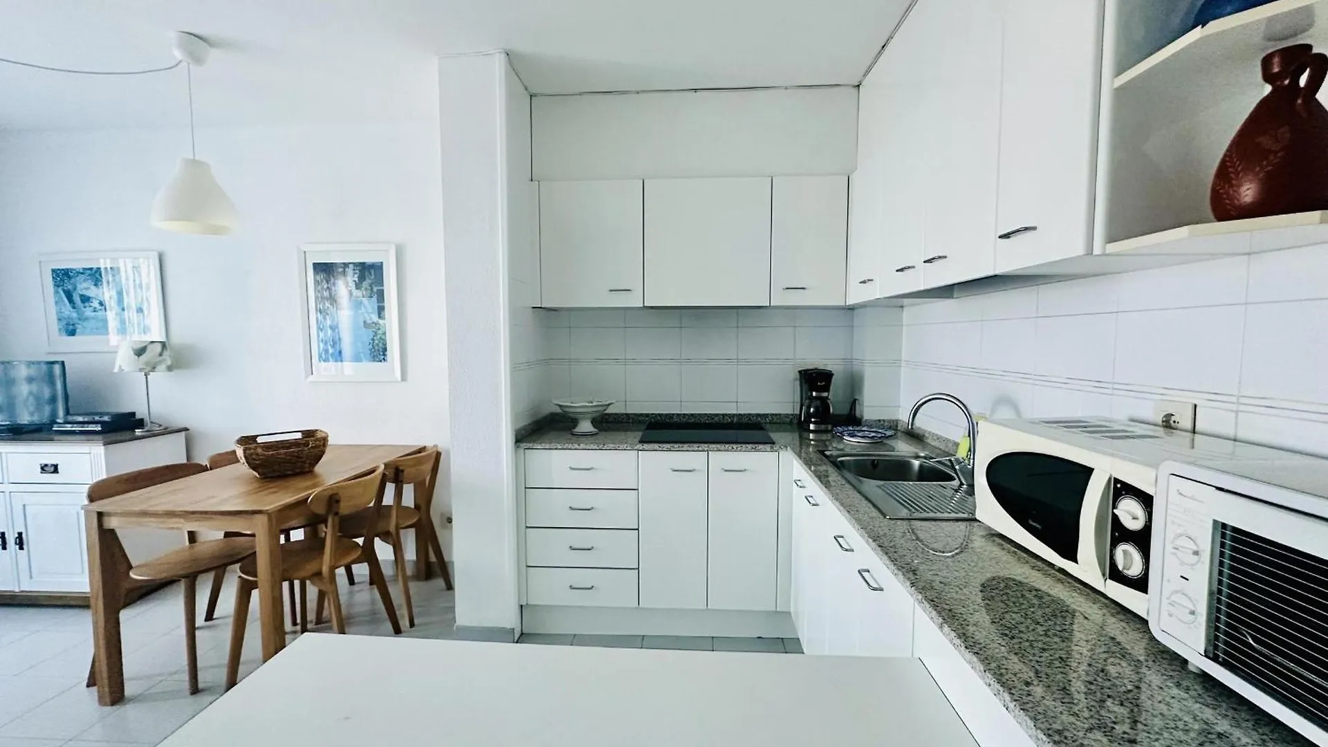 Appartement 2079 Rocmar 1 5-C, Excelente Situacion Frente Al Puerto Pesquero Y Con Vista A La Bahia. Ultima Planta Del Edificio. Gran Terraza. Gran Parking Publico Delante. - Es-258-56 à Roses Espagne