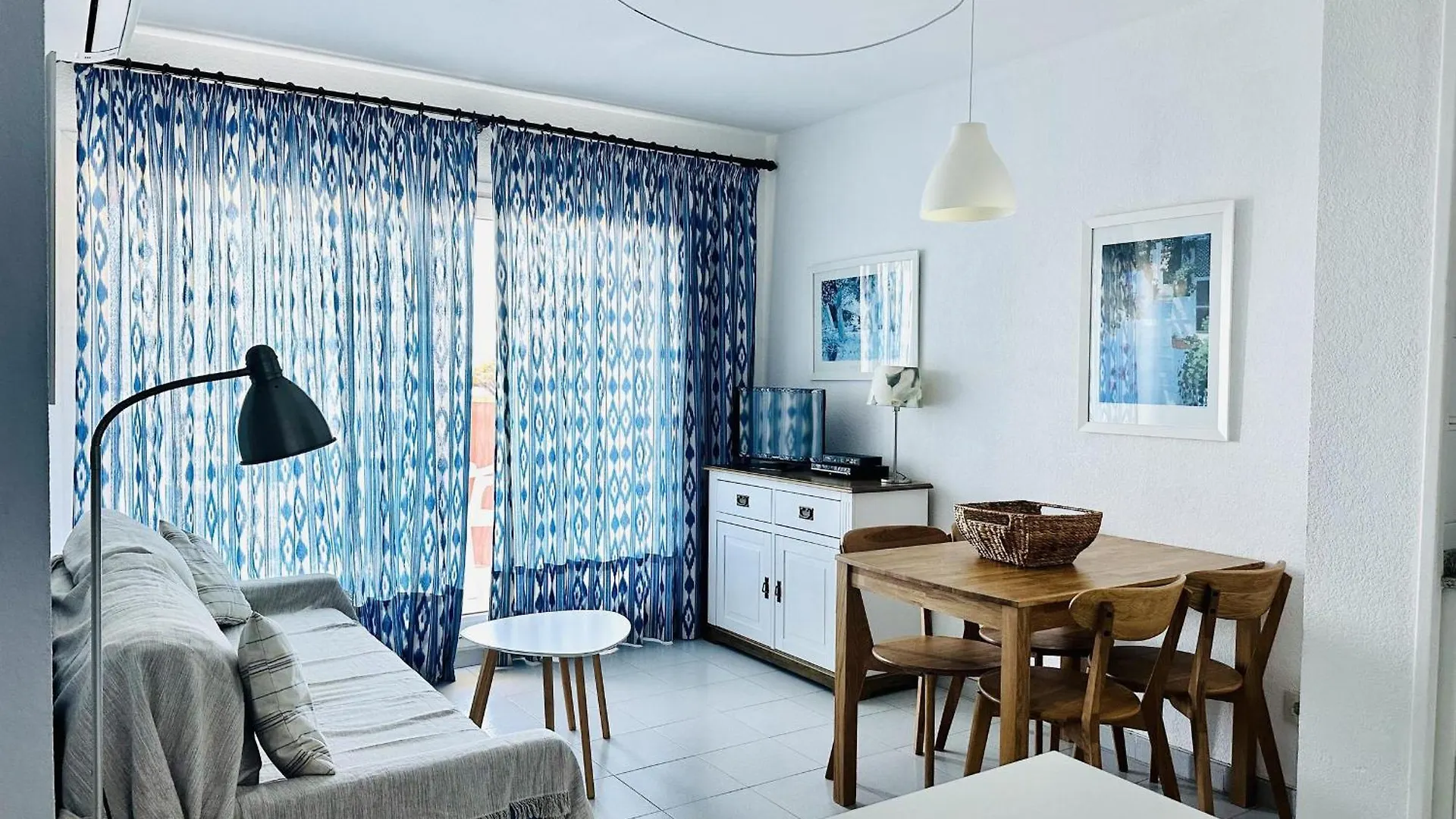 Appartement 2079 Rocmar 1 5-C, Excelente Situacion Frente Al Puerto Pesquero Y Con Vista A La Bahia. Ultima Planta Del Edificio. Gran Terraza. Gran Parking Publico Delante. - Es-258-56 à Roses